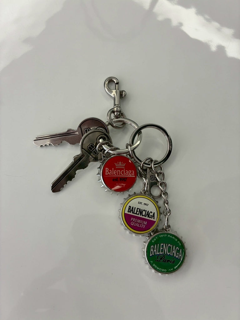 KEYRING BOTTELE CAPS MULTI