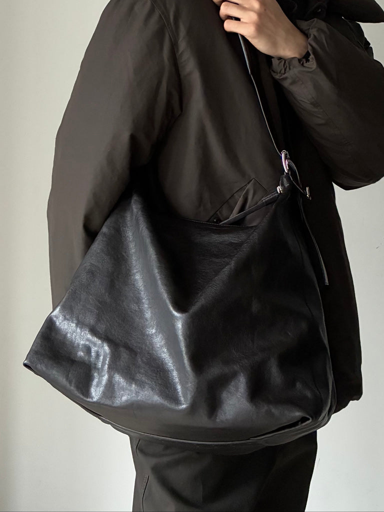 BELTED HOBO BAG BROWN