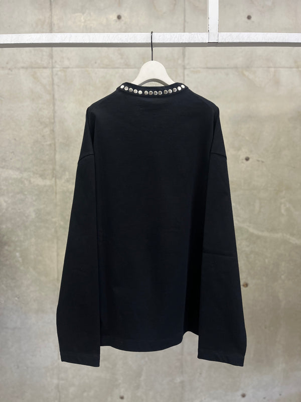 T-SHIRT CN LS W/STUDS BLACK