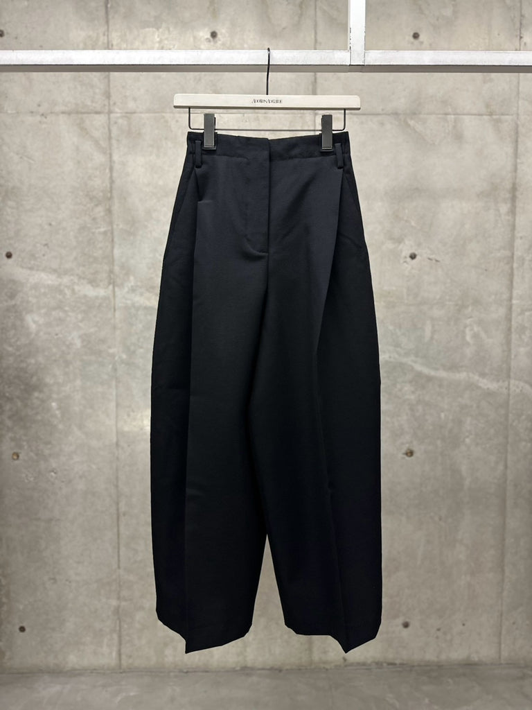 【26HPAW00677AW00637】LE PANTALON MIAMI BLACK