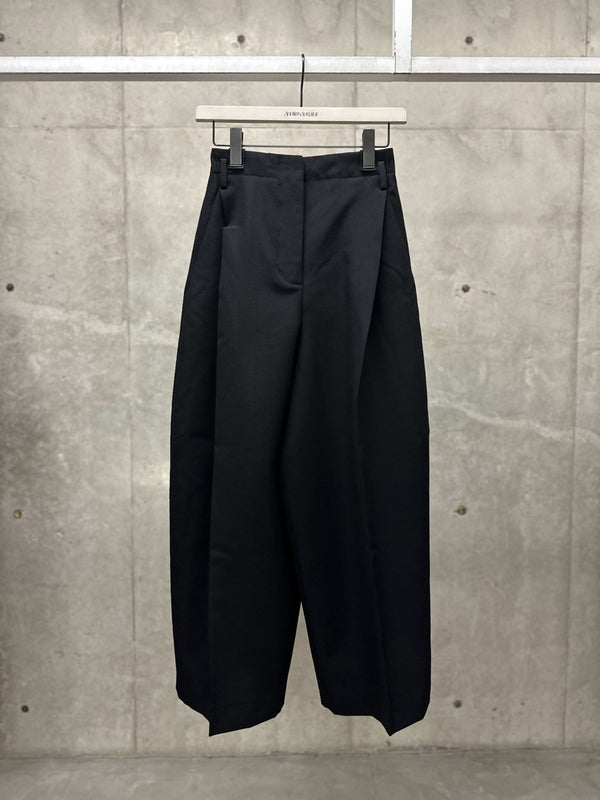 【26HPAW00677AW00637】LE PANTALON MIAMI BLACK