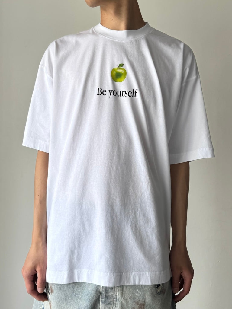 BE YOURSELF OVERSIZED T-SHIRT WHITEう