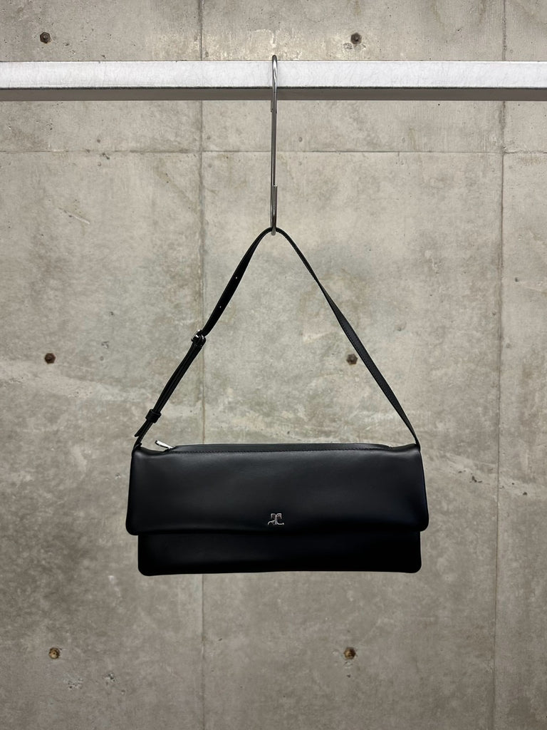 【425GSA202CR0027】SMOOTH CALF CUFF CLUTCH BLACK