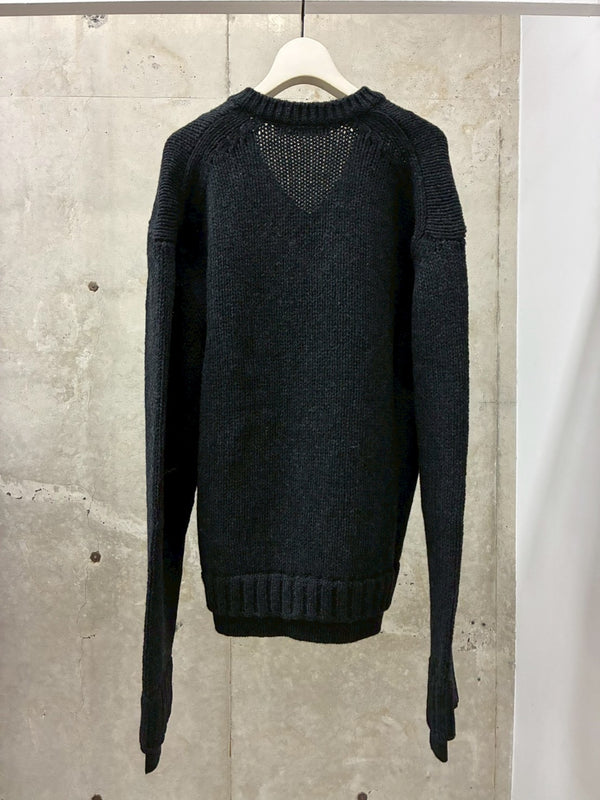 FALSE V-NECK CHARCOAL GRAY