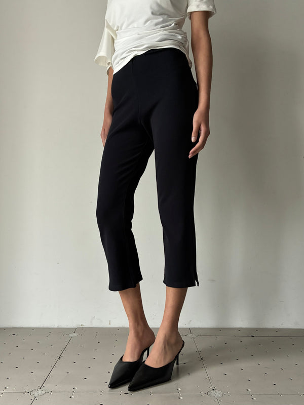 Collagen Ribbed Capri Pants BLACK