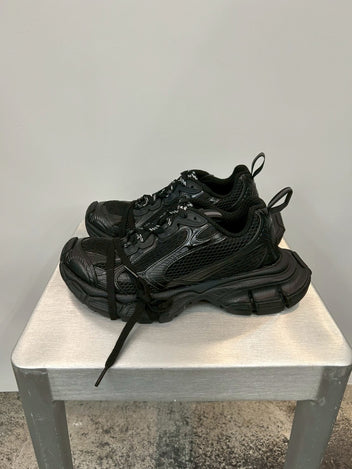 BALENCIAGA バレンシアガ 正規取扱店 ADELAIDE | ADDITION ADELAIDE