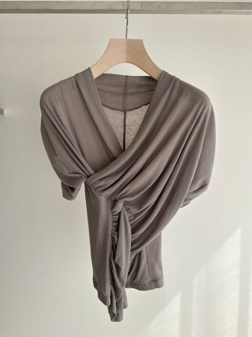 SKIN TOUCH SHIRRING TOPS GREY