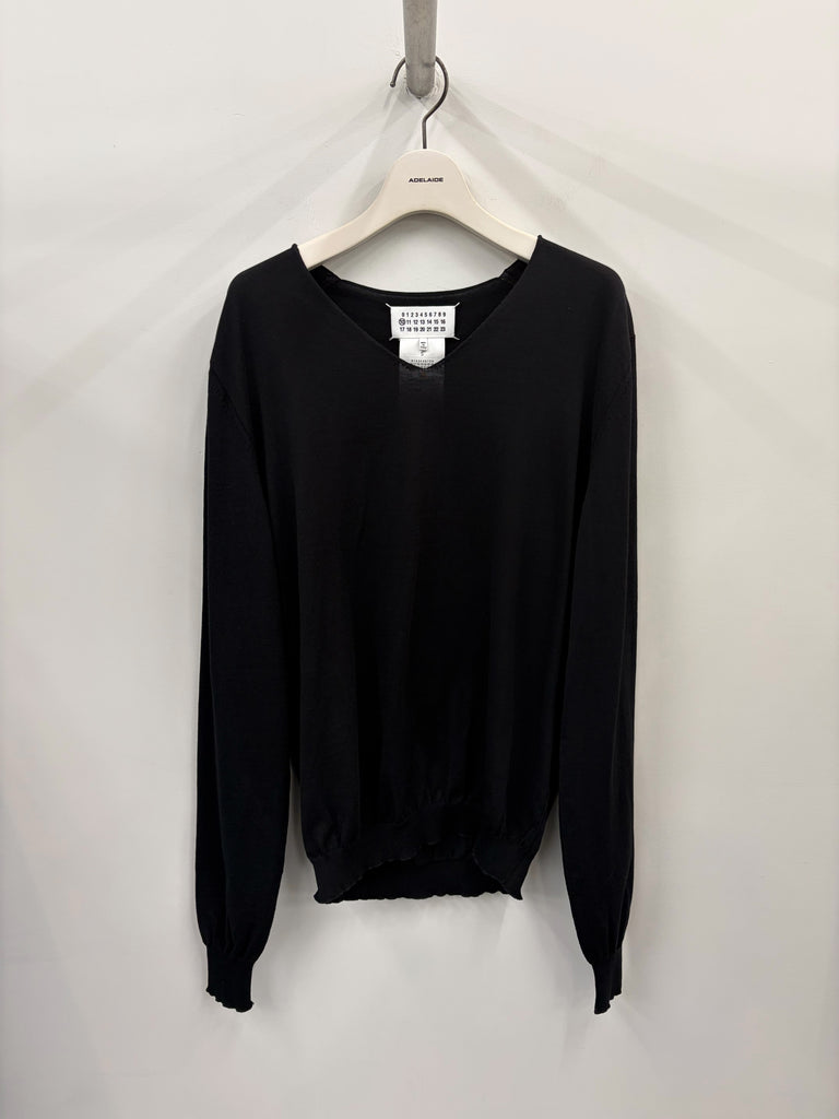 【S50HN0024M13301】V-NECK KNIT SWEATER BLACK