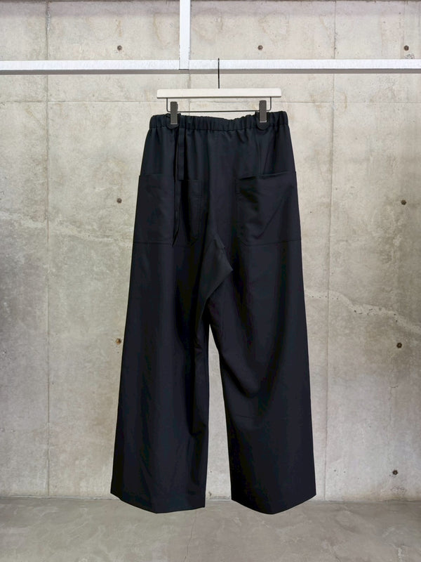 【SS26-0021-999】 WIDE-LEGGED ELASTICATED TROUSERS BLACK