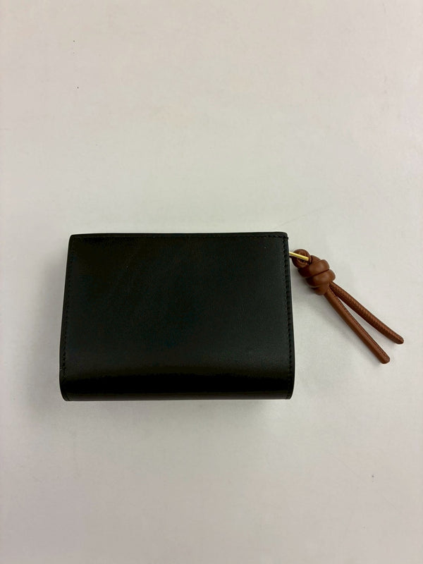 KNOT COMPACT WALLET BLACK