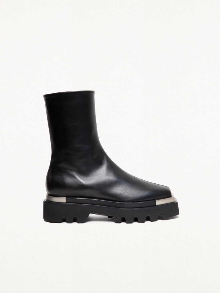 COMBAT BOOT WITH METAL TIPS BLACK