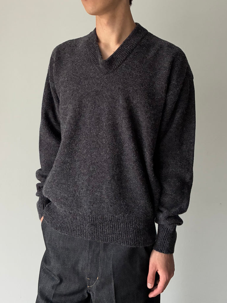 BOXY V NECK SWEATER CHARCOAL GREY