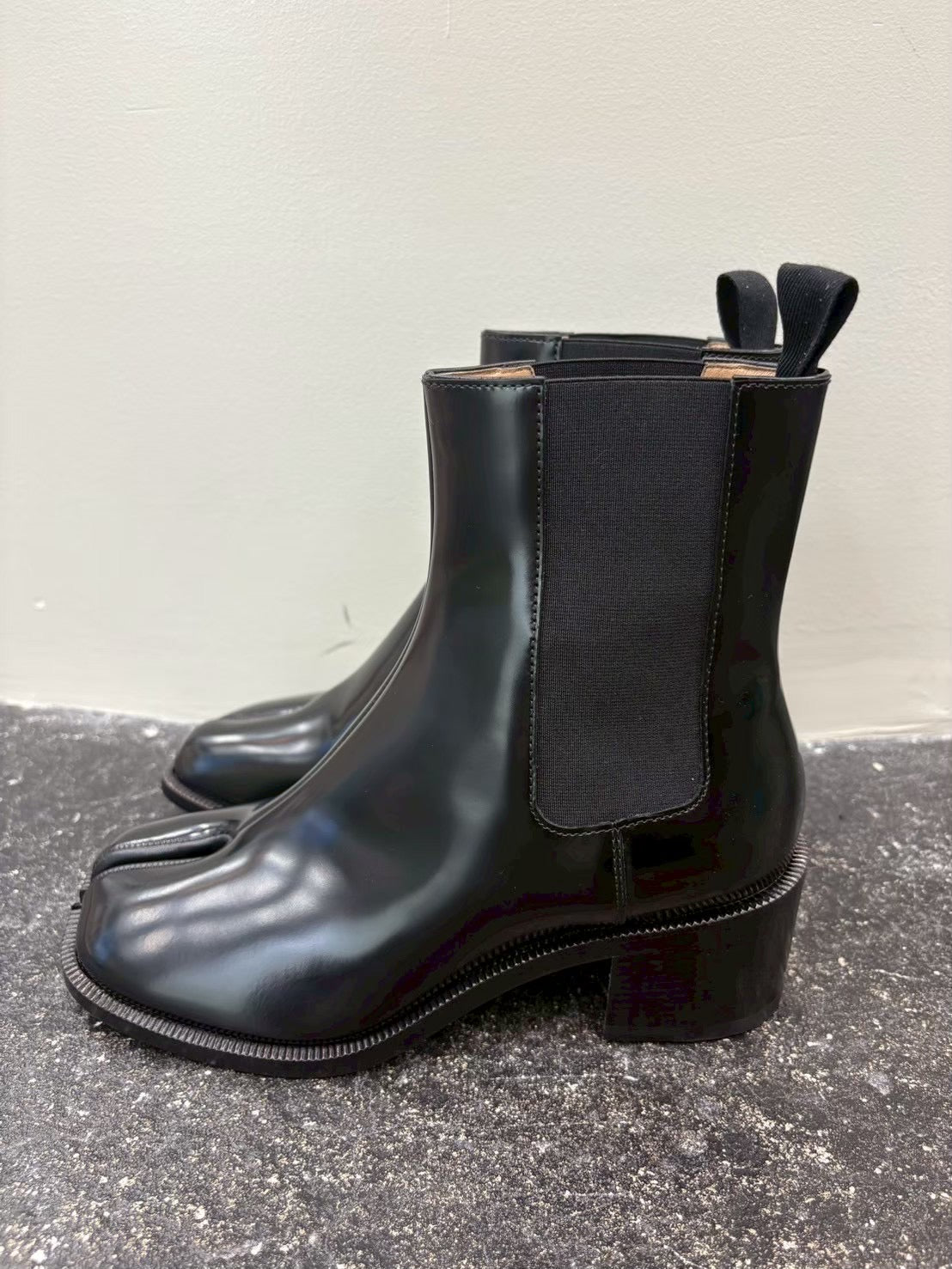 MAISON MARGIELA TABI CITY CHELSEA H55 BLACK メゾンマルジェラ 公式