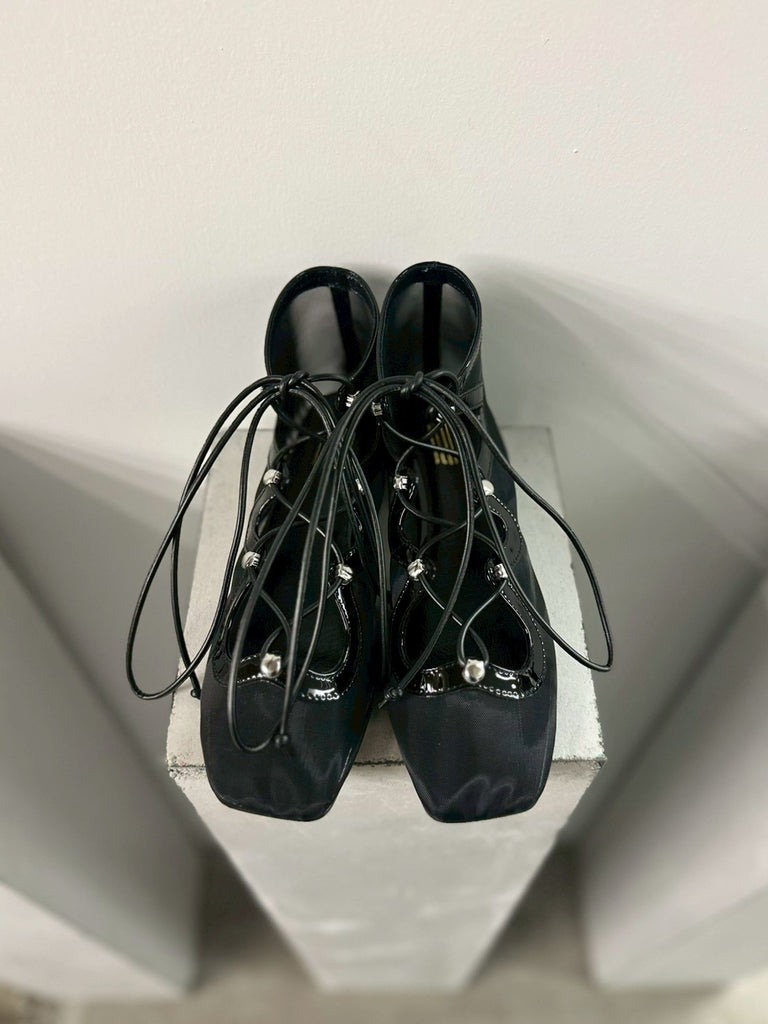 SHEER LACE-UP PUMPS BLACK