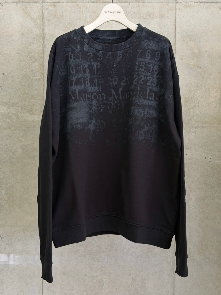 【S50GU0255 S25503900】NUMBER SWEATSHIRT BLACK