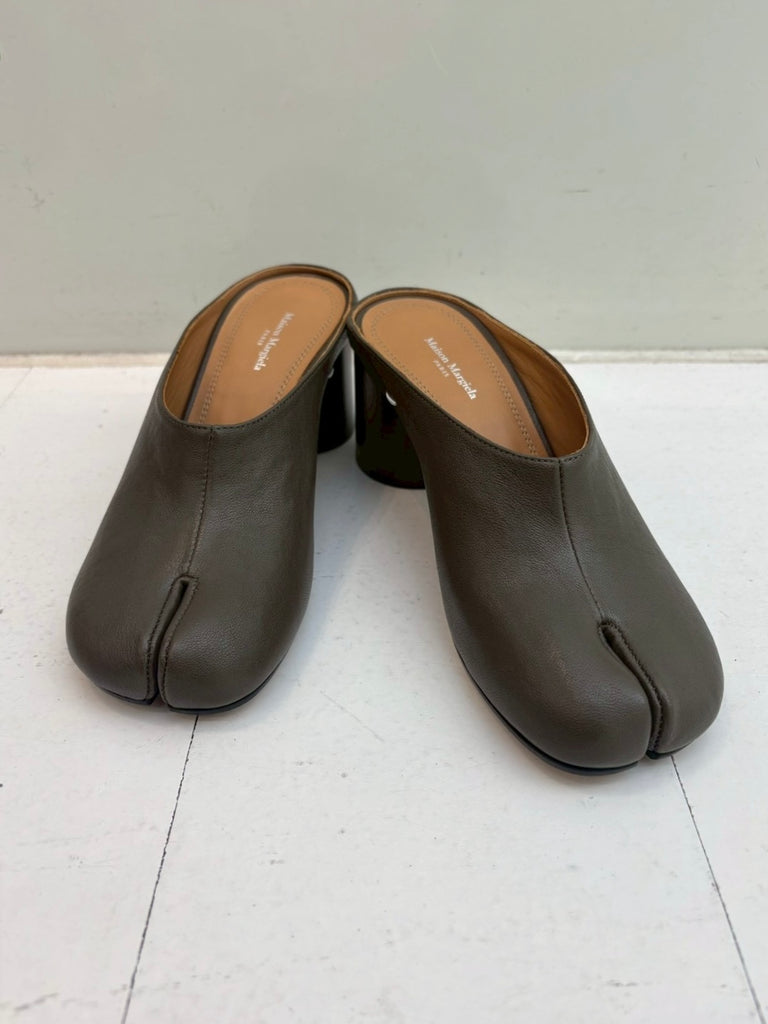 TABI PUMP MULES H60 KHAKI