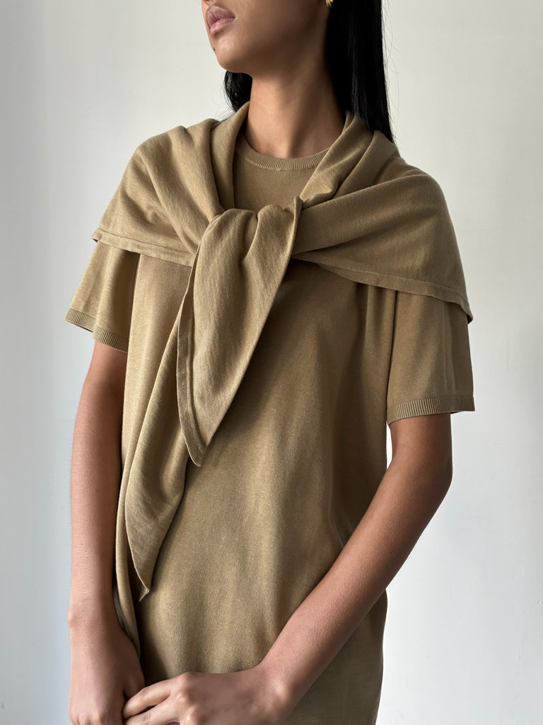 【263-WSC0193-YA0079-272】Large Triangle Scarf BEIGE
