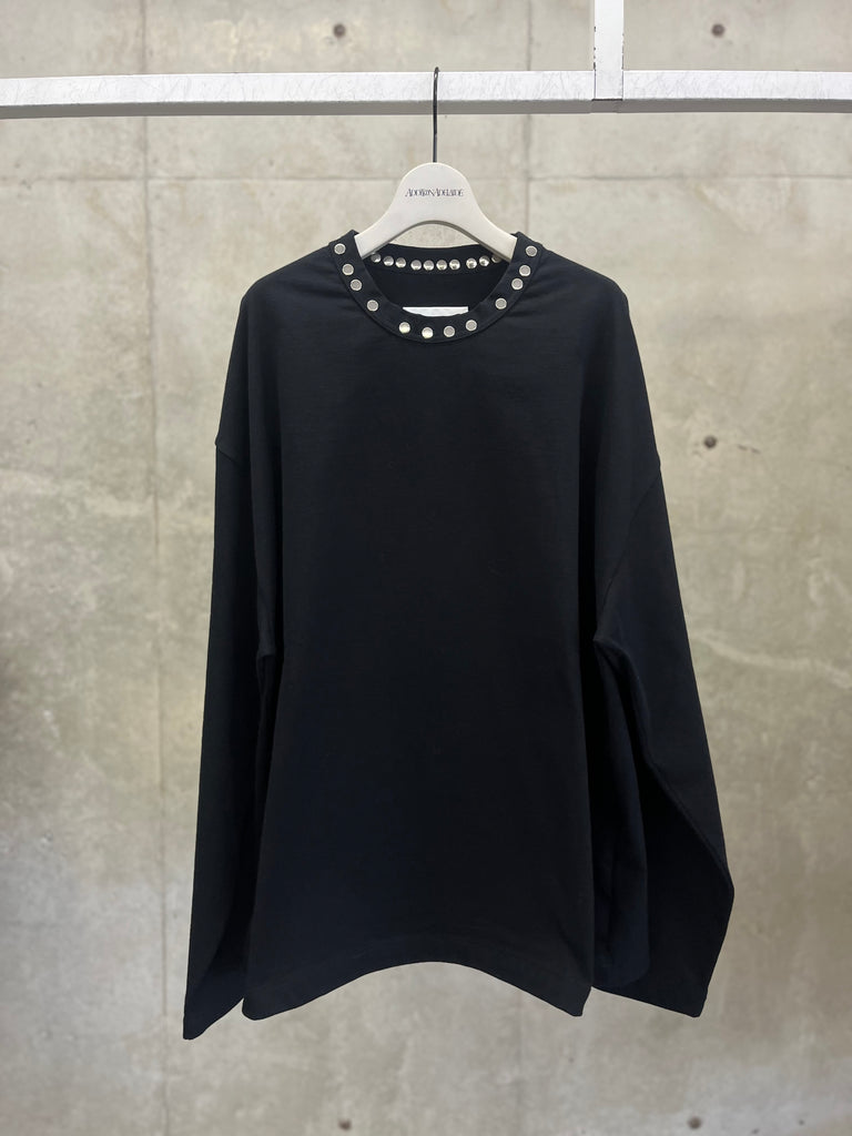 T-SHIRT CN LS W/STUDS BLACK