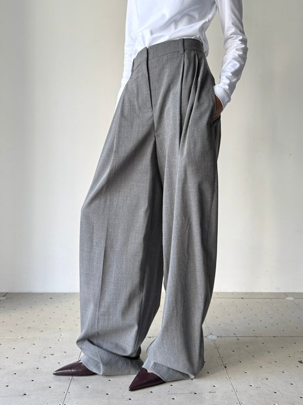 LE PANTALON D'HOMME GREY