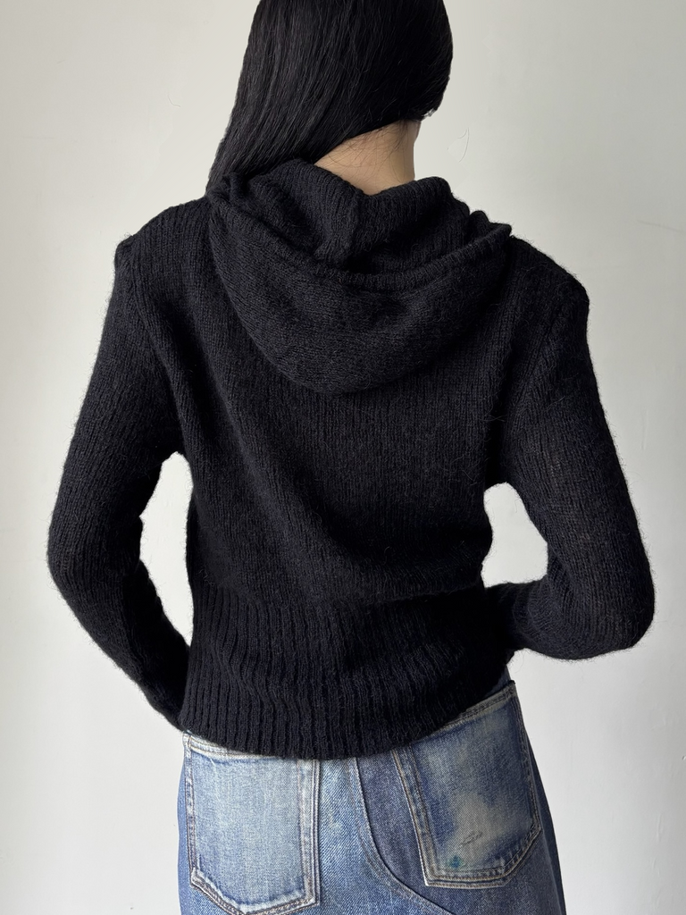 【W4243CB】COMPACT HOOD BLACK