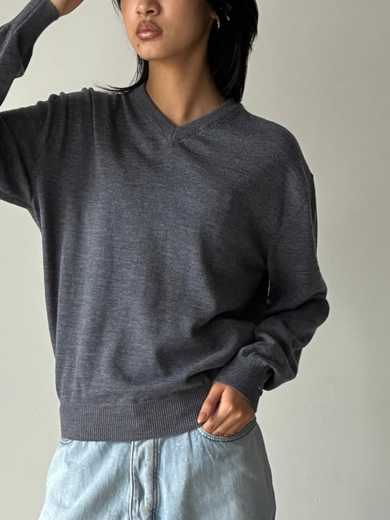 V-NECK SWEATER GREY