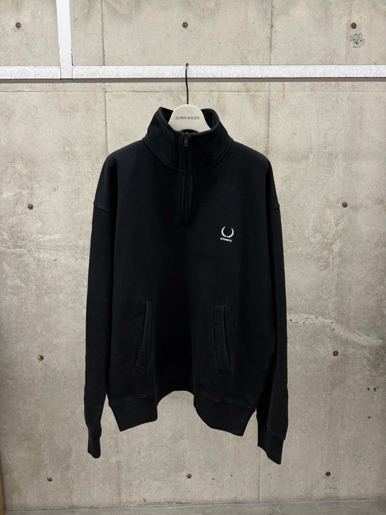 【MH27PZ187B】QUARTER-ZIP SWEATSHIRT BLACK