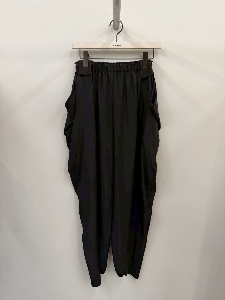 【034-026-WP016】CHAMBRAY DRAPE PANT BLACK