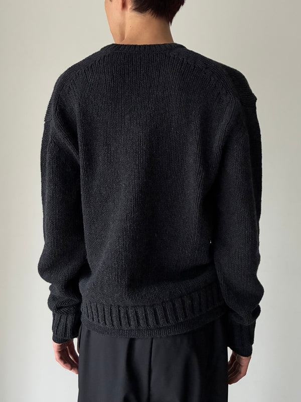 FALSE V-NECK CHARCOAL GRAY
