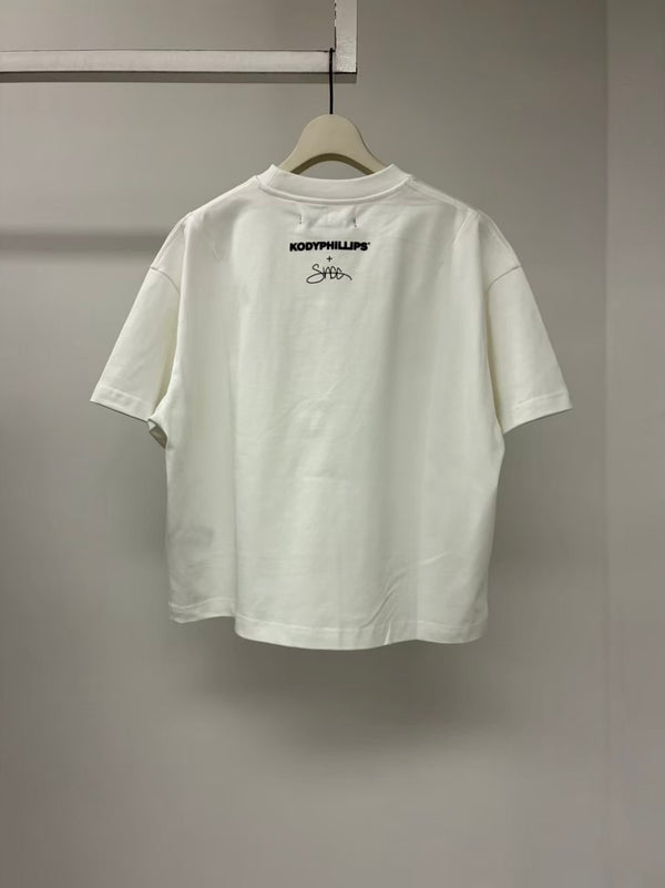 【SS26M100】APPLAUSE TEE WHITE