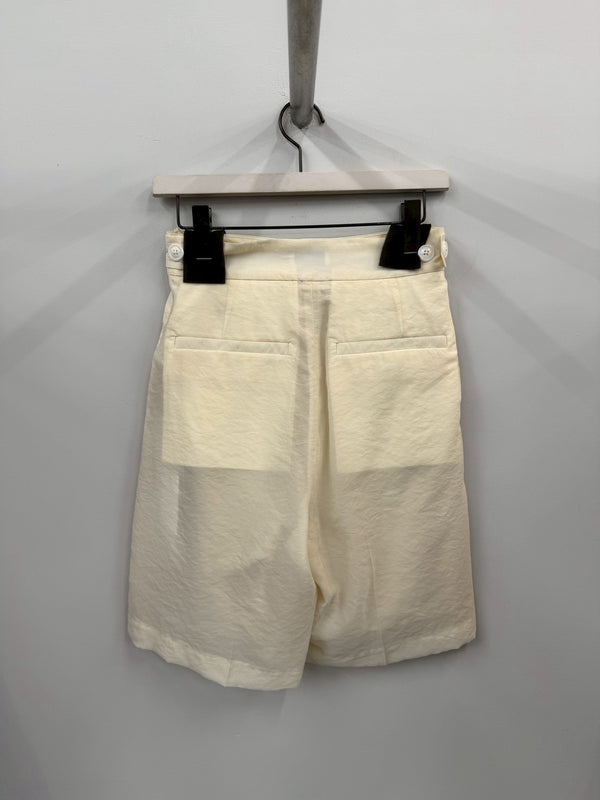 【034-026-WP022】LIGHT SHEER HALF PANTS IVORY