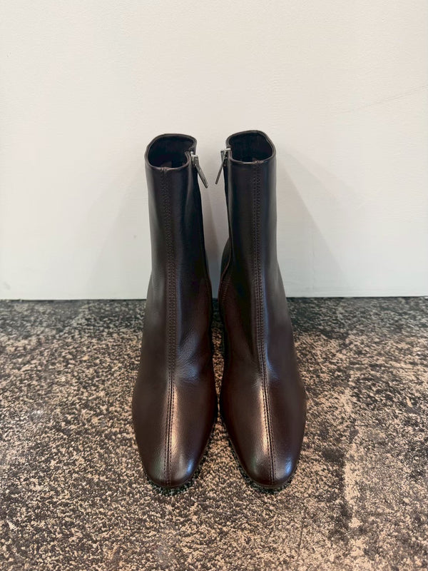 【J16WU0073P7698】LUNE BOOT BROWN
