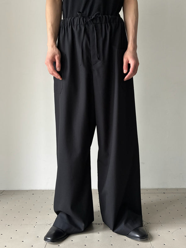 【SS26-0021-999】 WIDE-LEGGED ELASTICATED TROUSERS BLACK