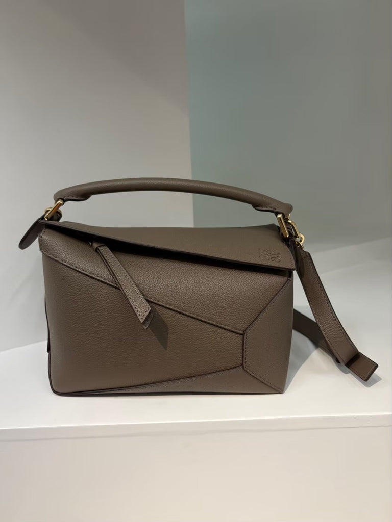 PUZZLE EDGE SMALL BAG CHARCAL