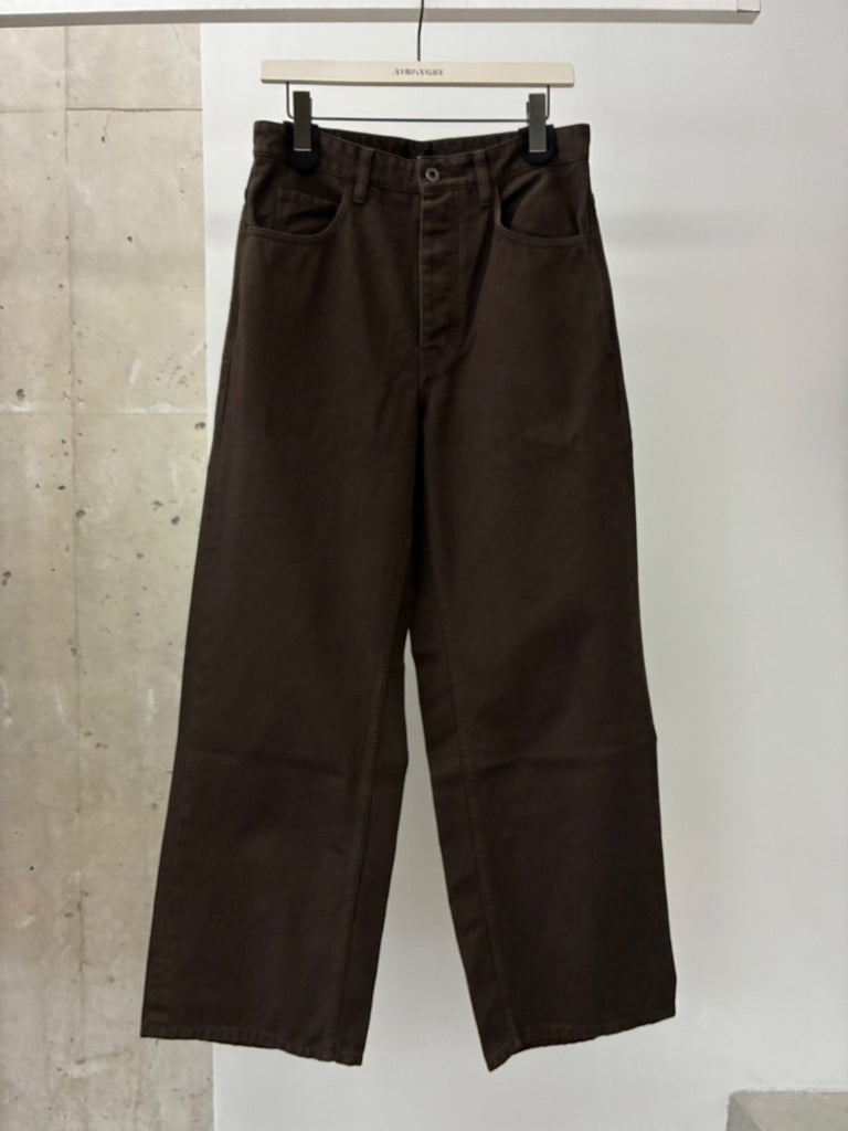 GARMENT DYED TAILORED JEANS IN BRUSHED COTTON BROWN