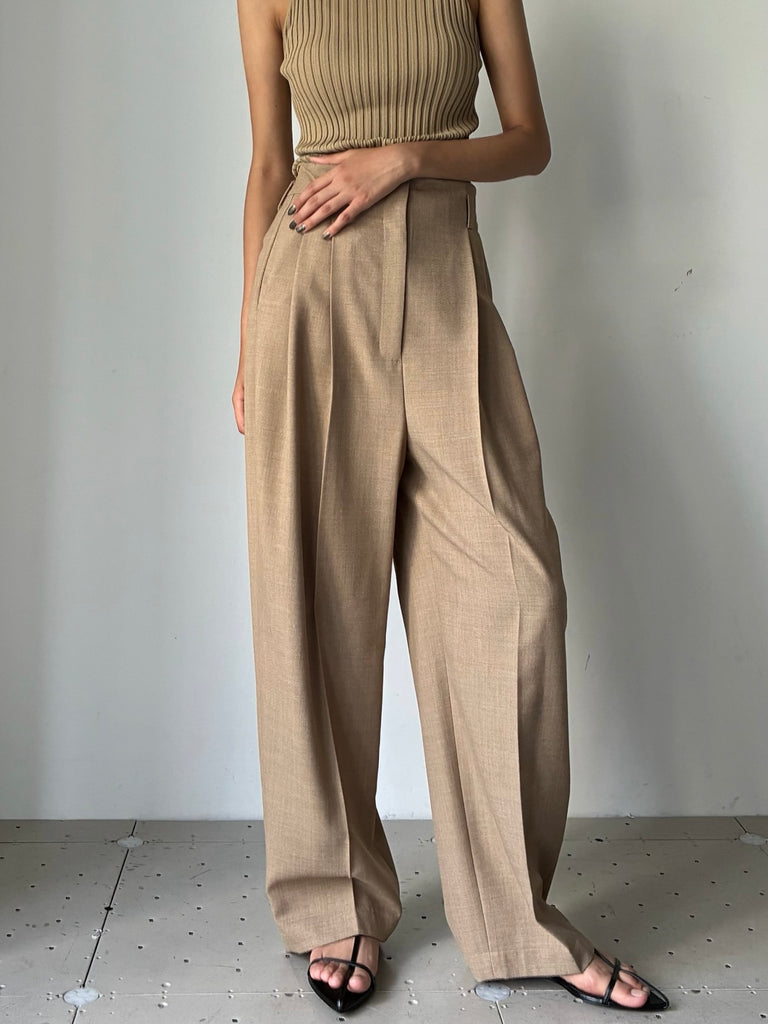 WOOL BREND TUCK TROUSERS BEIGE