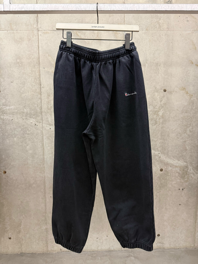 【MH27SP228B】ATHLETIC LOGO ELASTIC SWEATPANTS BLACK