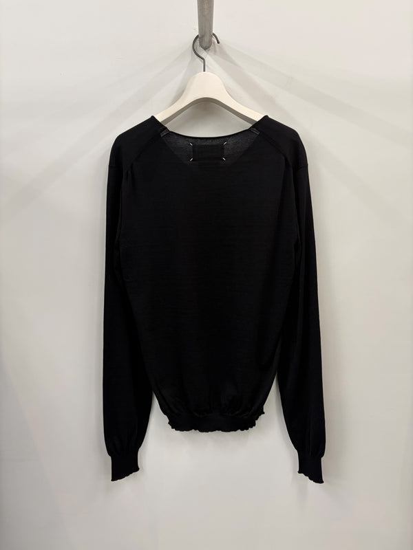 【S50HN0024M13301】V-NECK KNIT SWEATER BLACK