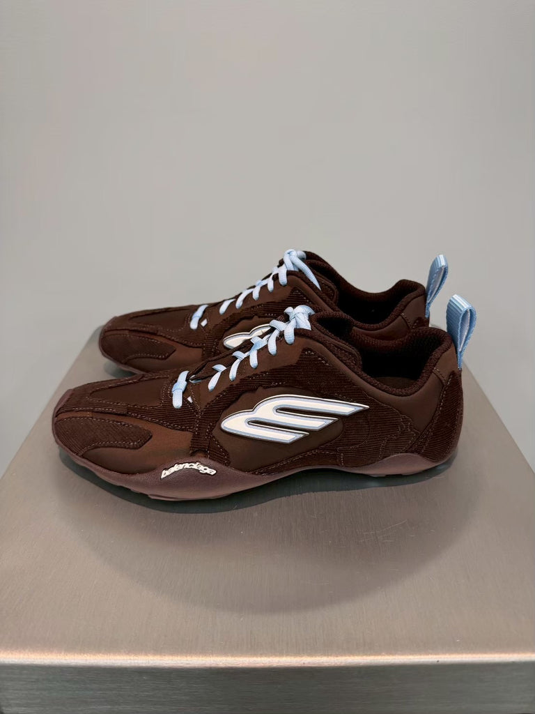 【853508-WMNDI】MONDAY ULTRA BROWN