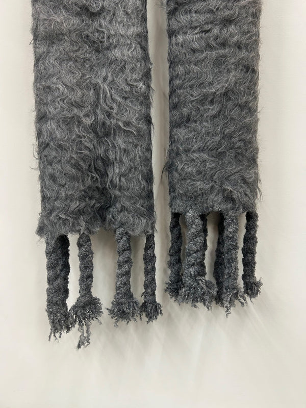 RECYCLED YARN SHAGGY KNIT SCALF GREY