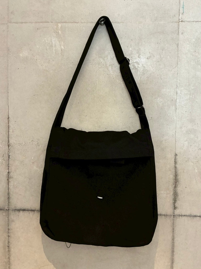 SLING BAG BLACK