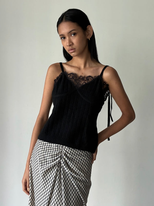【FTC264-0701】HAIRY LACE PANELED RIB-BACK CAMISOLE BLACK
