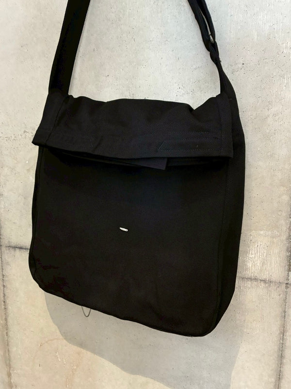 SLING BAG BLACK