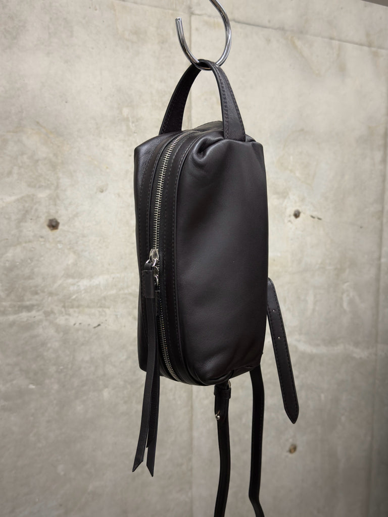 【SL0136 LL0159】SMALL CARE BAG BROWN