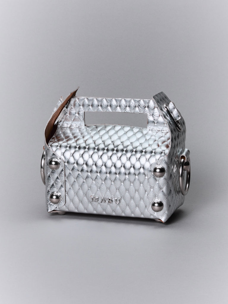 LEATHER CAKE BAG SILVER