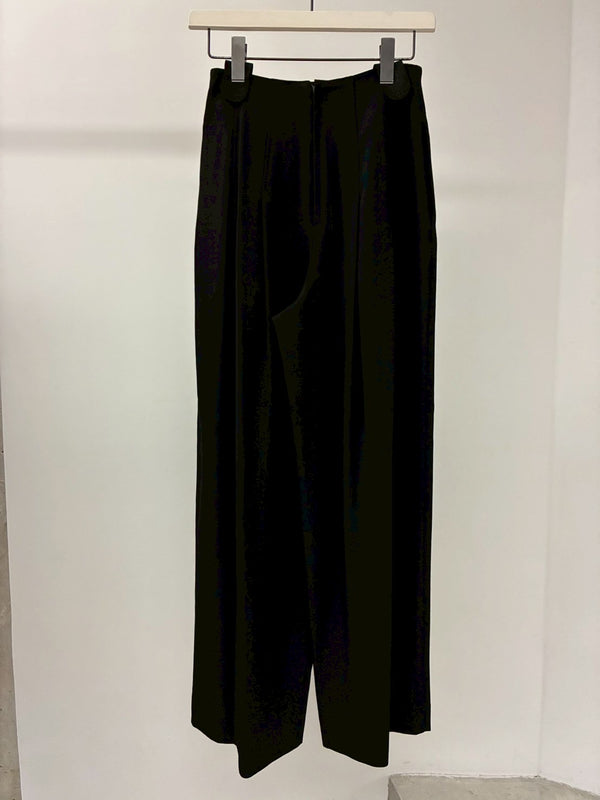 PLEATED PANTS BLACK