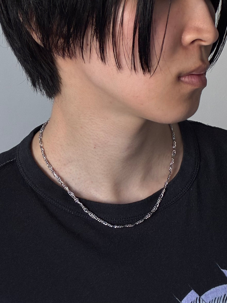 BARBWIRE NECKLACE SILVER