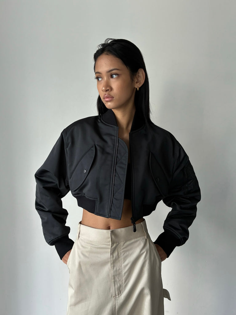 【A0029M-TTO29-1000】Cropped Bomber BLACK