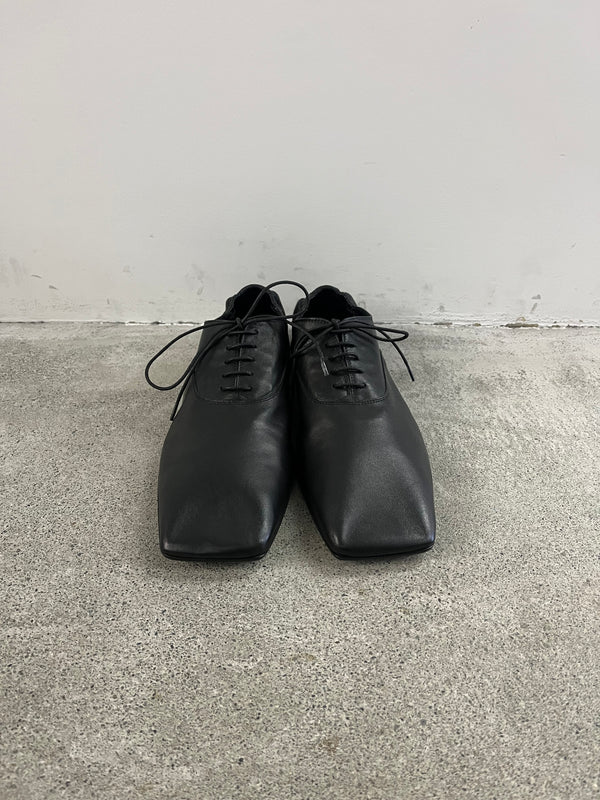 【SH1WQ0004P7557T8013】LACE-UPS BLACK