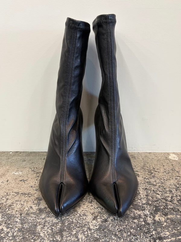 【S39WU0232P7866T8013】TABI CLAW ANKLE BOOTS H100 BLACK