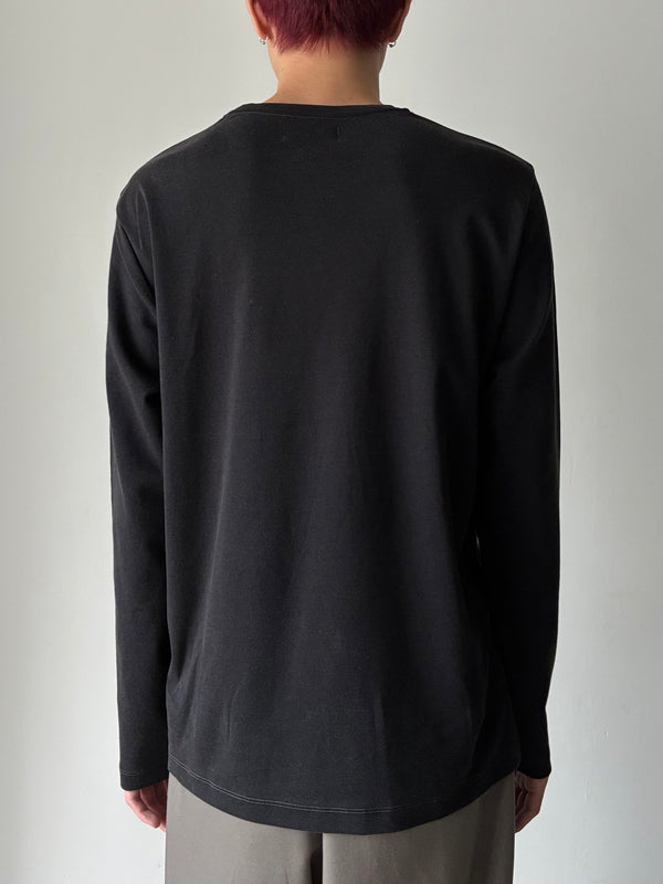 COTRAST STITCH LONG-SLEEVE TOP IN SPIMA COTTON BLACK